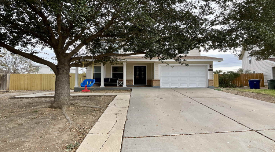 17417 College Port Dr, Laredo, Texas 78045, 5 Bedrooms Bedrooms, 8 Rooms Rooms,2 BathroomsBathrooms,Residential,For Sale,17417 College Port Dr,20260187