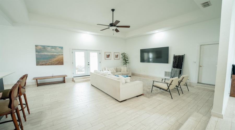 1502 White Tail Ln, Laredo, Texas 78043, 3 Bedrooms Bedrooms, 7 Rooms Rooms,2 BathroomsBathrooms,Residential,For Sale,1502 White Tail Ln,20260191