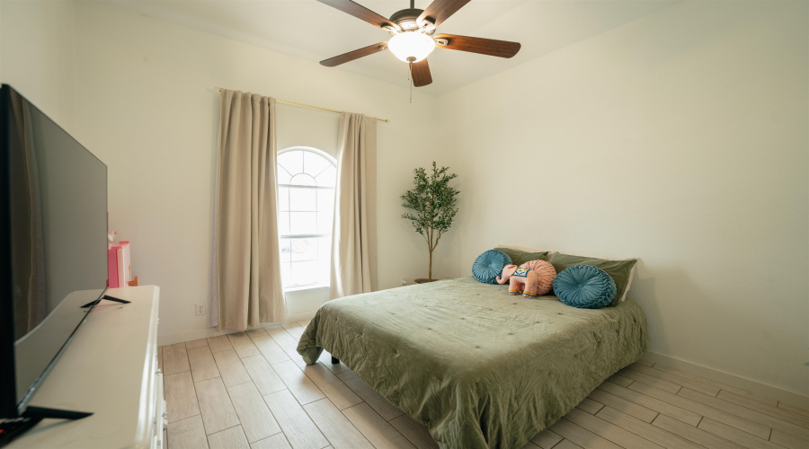 1502 White Tail Ln, Laredo, Texas 78043, 3 Bedrooms Bedrooms, 7 Rooms Rooms,2 BathroomsBathrooms,Residential,For Sale,1502 White Tail Ln,20260191