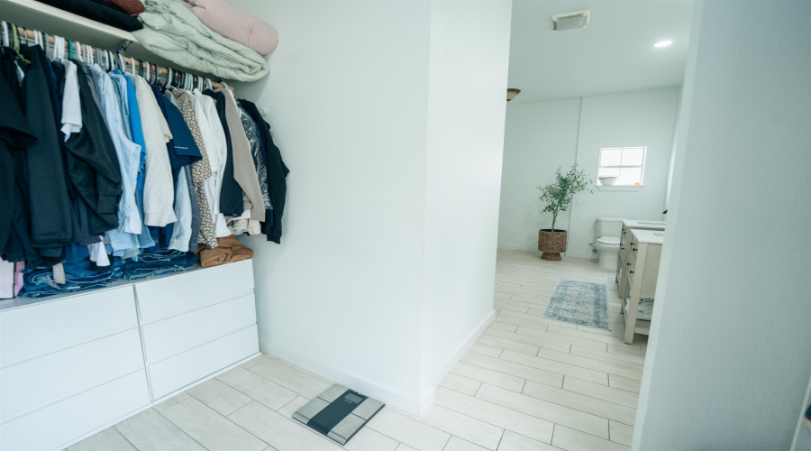 1502 White Tail Ln, Laredo, Texas 78043, 3 Bedrooms Bedrooms, 7 Rooms Rooms,2 BathroomsBathrooms,Residential,For Sale,1502 White Tail Ln,20260191