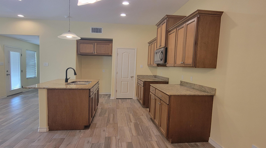 3517 Celso Cavazos Rd., Laredo, Texas 78046, 3 Bedrooms Bedrooms, 6 Rooms Rooms,2 BathroomsBathrooms,Residential,For Sale,3517 Celso Cavazos Rd.,20260198