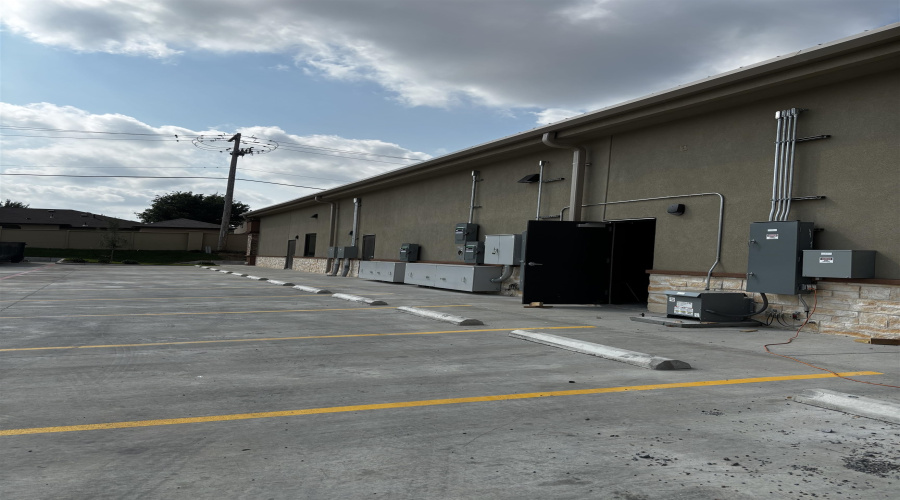 10901 International Blvd, Laredo, Texas 78045, 1 Room Rooms,2 BathroomsBathrooms,Commercial retail/office,For Rent,10901 International Blvd,20260199