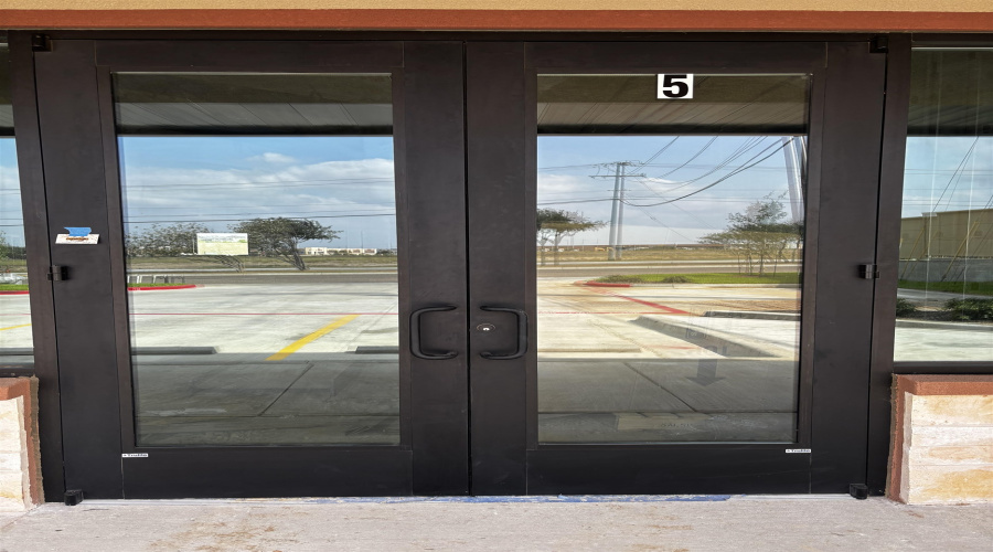 10901 International Blvd, Laredo, Texas 78045, 1 Room Rooms,2 BathroomsBathrooms,Commercial retail/office,For Rent,10901 International Blvd,20260199