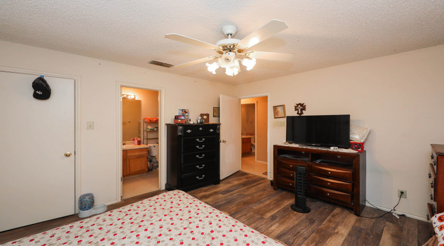 422 Rienda Dr, Laredo, Texas 78045-5107, 3 Bedrooms Bedrooms, 5 Rooms Rooms,2 BathroomsBathrooms,Residential,For Sale,422 Rienda Dr,20260200