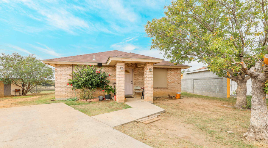 422 Rienda Dr, Laredo, Texas 78045-5107, 3 Bedrooms Bedrooms, 5 Rooms Rooms,2 BathroomsBathrooms,Residential,For Sale,422 Rienda Dr,20260200