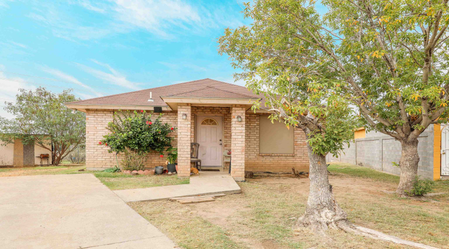 422 Rienda Dr, Laredo, Texas 78045-5107, 3 Bedrooms Bedrooms, 5 Rooms Rooms,2 BathroomsBathrooms,Residential,For Sale,422 Rienda Dr,20260200