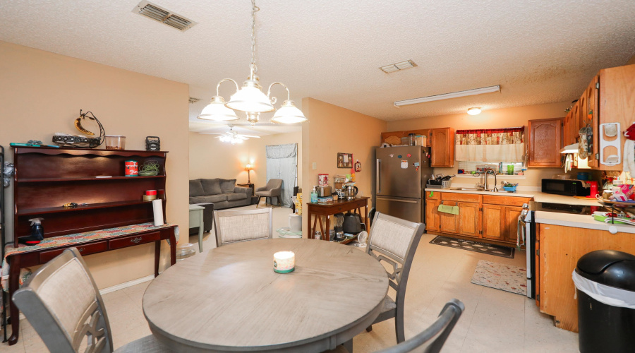 422 Rienda Dr, Laredo, Texas 78045-5107, 3 Bedrooms Bedrooms, 5 Rooms Rooms,2 BathroomsBathrooms,Residential,For Sale,422 Rienda Dr,20260200