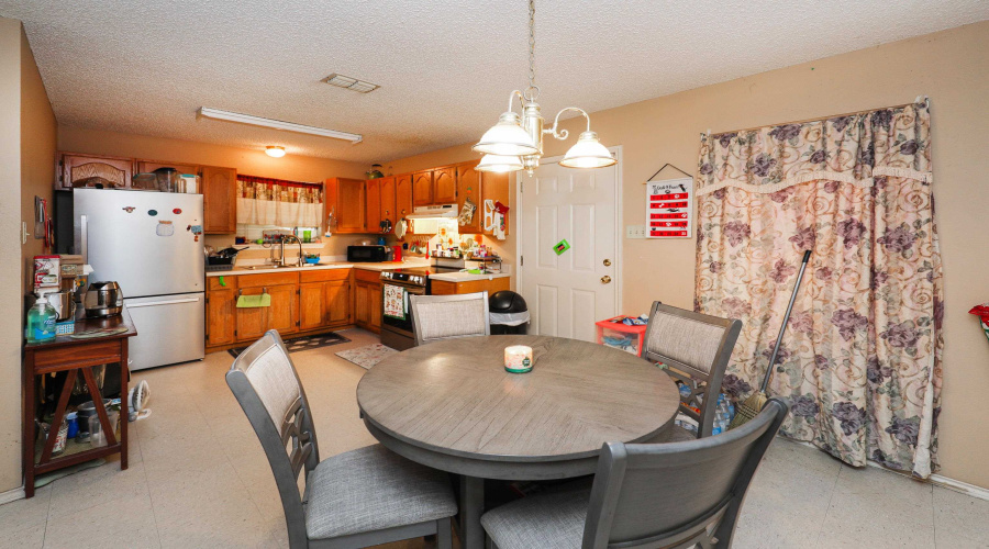 422 Rienda Dr, Laredo, Texas 78045-5107, 3 Bedrooms Bedrooms, 5 Rooms Rooms,2 BathroomsBathrooms,Residential,For Sale,422 Rienda Dr,20260200