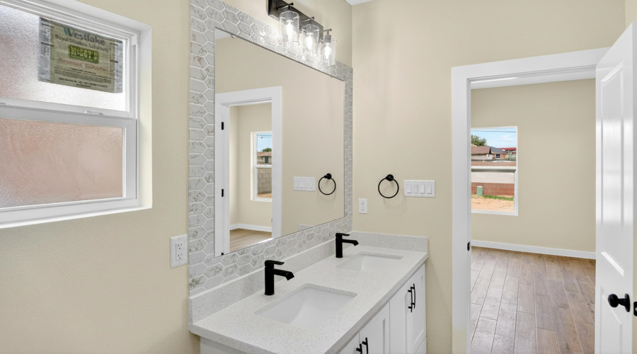 2410 Durazno Ct., Laredo, Texas 78046-8009, 4 Bedrooms Bedrooms, 6 Rooms Rooms,2 BathroomsBathrooms,Residential,For Sale,2410 Durazno Ct.,20260203