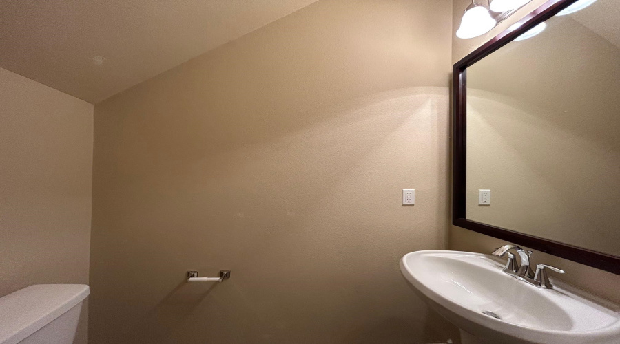 5012 Lost Hills Trail, Laredo, Texas 78041, 3 Bedrooms Bedrooms, 6 Rooms Rooms,2 BathroomsBathrooms,Residential,For Rent,5012 Lost Hills Trail,20260211