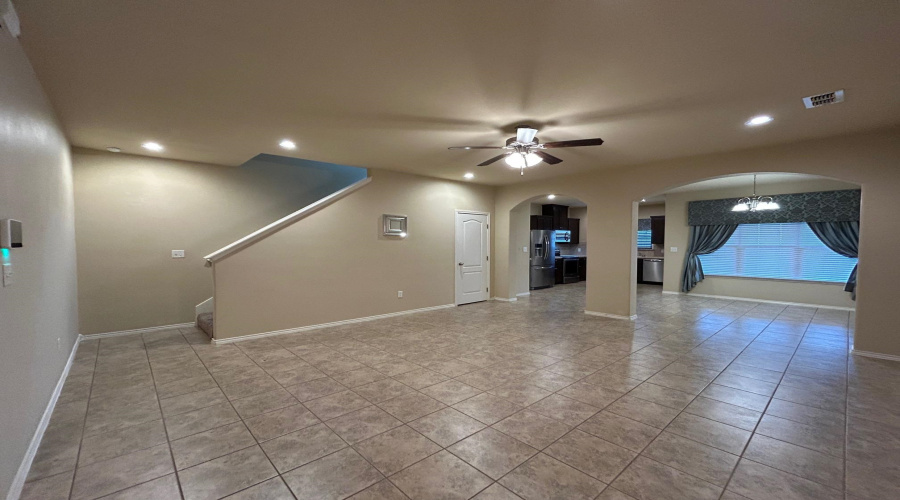 5012 Lost Hills Trail, Laredo, Texas 78041, 3 Bedrooms Bedrooms, 6 Rooms Rooms,2 BathroomsBathrooms,Residential,For Rent,5012 Lost Hills Trail,20260211