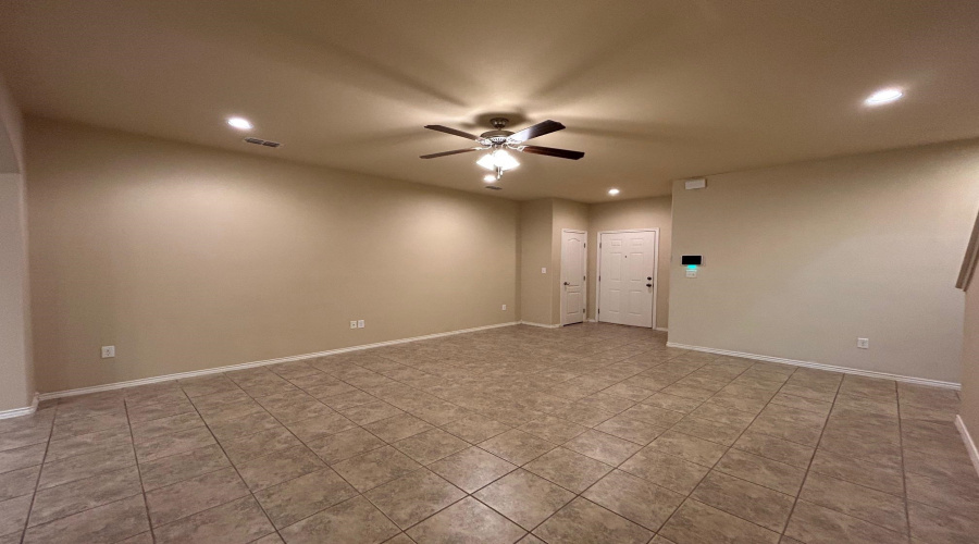 5012 Lost Hills Trail, Laredo, Texas 78041, 3 Bedrooms Bedrooms, 6 Rooms Rooms,2 BathroomsBathrooms,Residential,For Rent,5012 Lost Hills Trail,20260211