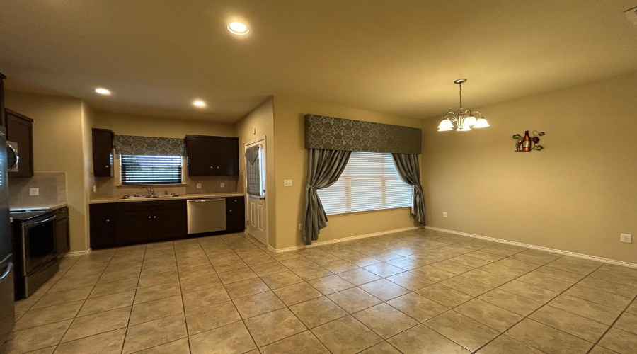 5012 Lost Hills Trail, Laredo, Texas 78041, 3 Bedrooms Bedrooms, 6 Rooms Rooms,2 BathroomsBathrooms,Residential,For Rent,5012 Lost Hills Trail,20260211