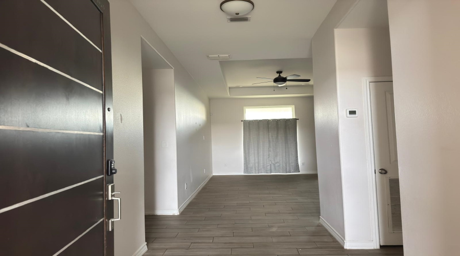 6002 Amir Dr., Laredo, Texas 78041, 4 Bedrooms Bedrooms, 5 Rooms Rooms,2 BathroomsBathrooms,Residential,For Rent,6002 Amir Dr.,20260212