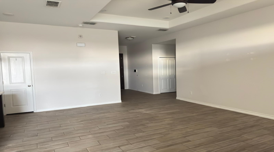 6002 Amir Dr., Laredo, Texas 78041, 4 Bedrooms Bedrooms, 5 Rooms Rooms,2 BathroomsBathrooms,Residential,For Rent,6002 Amir Dr.,20260212