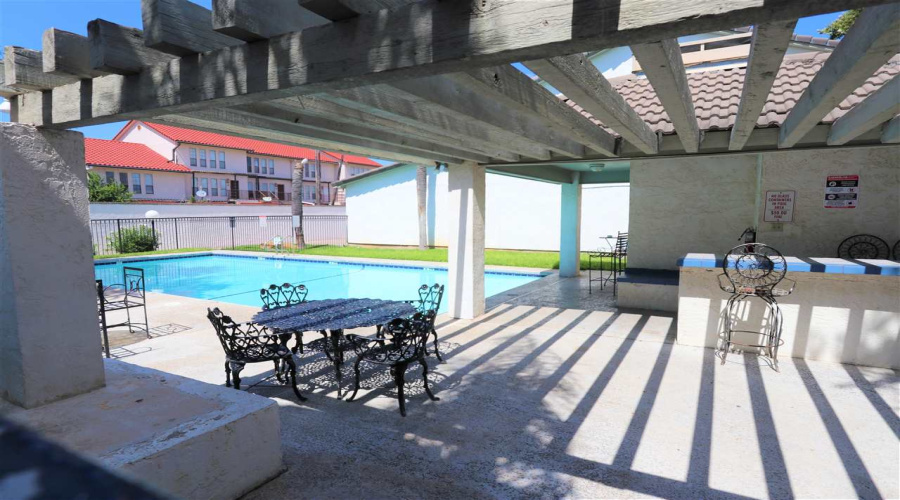 100 W Village Blvd, Laredo, Texas 78041, 2 Bedrooms Bedrooms, 5 Rooms Rooms,2 BathroomsBathrooms,Residential,For Rent,100 W Village Blvd,20260213