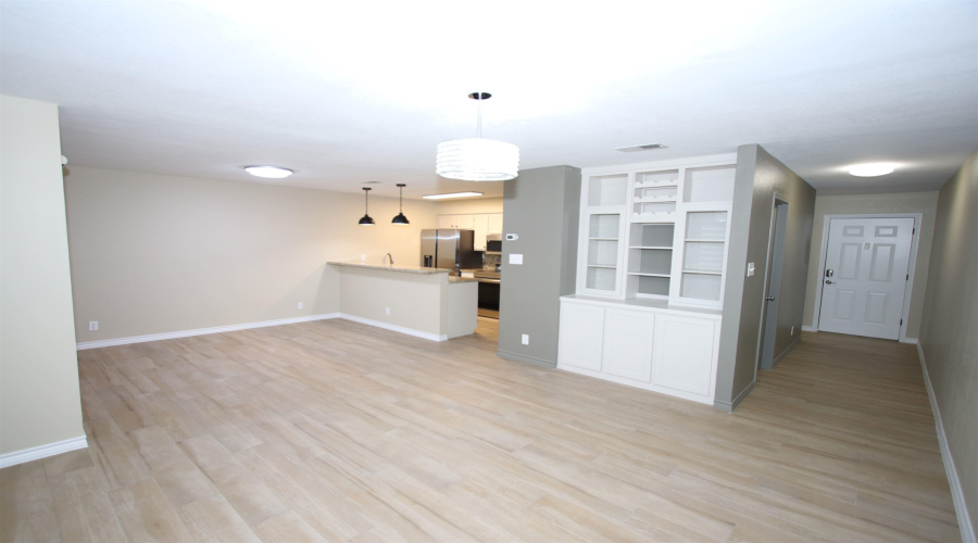 100 W Village Blvd, Laredo, Texas 78041, 2 Bedrooms Bedrooms, 5 Rooms Rooms,2 BathroomsBathrooms,Residential,For Rent,100 W Village Blvd,20260213