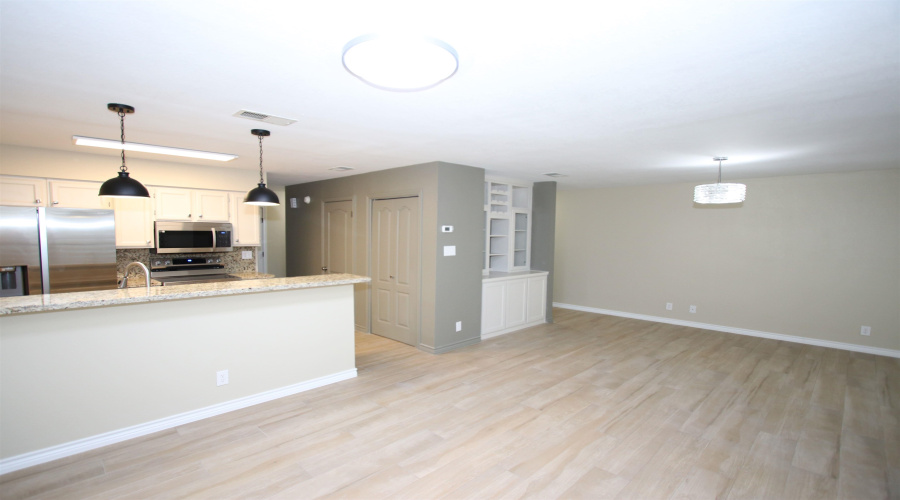 100 W Village Blvd, Laredo, Texas 78041, 2 Bedrooms Bedrooms, 5 Rooms Rooms,2 BathroomsBathrooms,Residential,For Rent,100 W Village Blvd,20260213