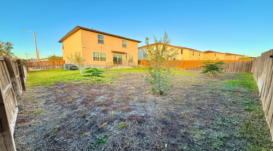 2201 Durazno Ct., Laredo, Texas 78046, 3 Bedrooms Bedrooms, 4 Rooms Rooms,2 BathroomsBathrooms,Residential,For Rent,2201 Durazno Ct.,20260214