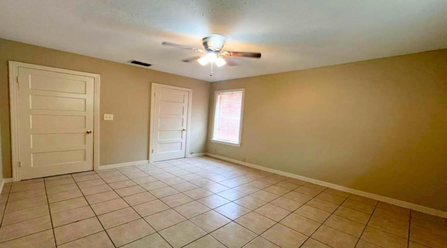 2116 Garfield St, LAREDO, Texas 78043, 2 Bedrooms Bedrooms, 4 Rooms Rooms,2 BathroomsBathrooms,Residential,For Sale,2116 Garfield St,20260216
