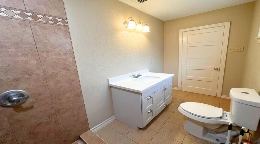 2116 Garfield St, LAREDO, Texas 78043, 2 Bedrooms Bedrooms, 4 Rooms Rooms,2 BathroomsBathrooms,Residential,For Sale,2116 Garfield St,20260216