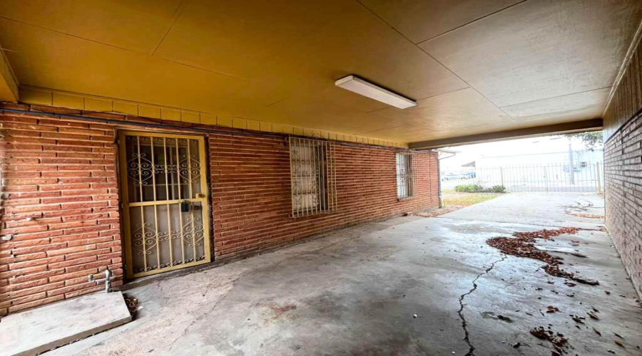 2116 Garfield St, LAREDO, Texas 78043, 2 Bedrooms Bedrooms, 4 Rooms Rooms,2 BathroomsBathrooms,Residential,For Sale,2116 Garfield St,20260216