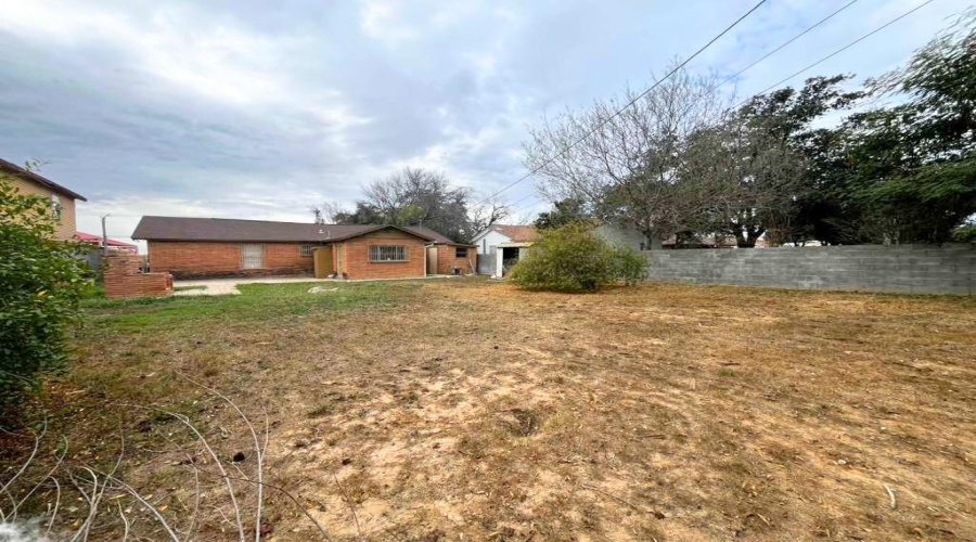 2116 Garfield St, LAREDO, Texas 78043, 2 Bedrooms Bedrooms, 4 Rooms Rooms,2 BathroomsBathrooms,Residential,For Sale,2116 Garfield St,20260216