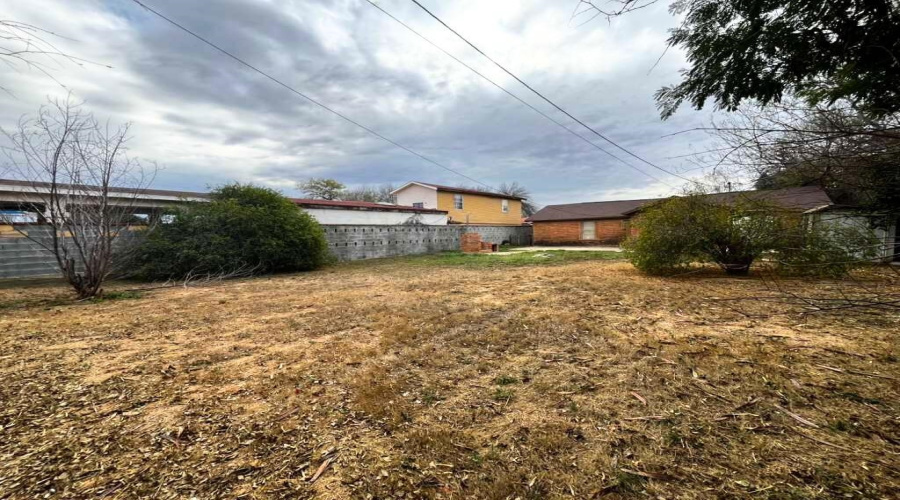 2116 Garfield St, LAREDO, Texas 78043, 2 Bedrooms Bedrooms, 4 Rooms Rooms,2 BathroomsBathrooms,Residential,For Sale,2116 Garfield St,20260216