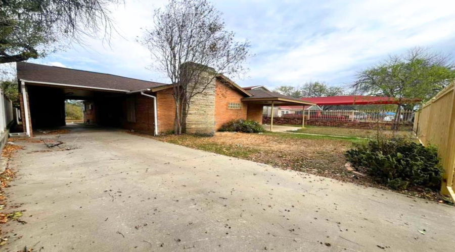 2116 Garfield St, LAREDO, Texas 78043, 2 Bedrooms Bedrooms, 4 Rooms Rooms,2 BathroomsBathrooms,Residential,For Sale,2116 Garfield St,20260216