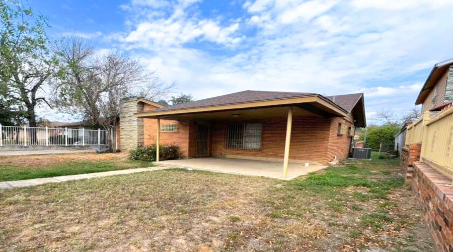 2116 Garfield St, LAREDO, Texas 78043, 2 Bedrooms Bedrooms, 4 Rooms Rooms,2 BathroomsBathrooms,Residential,For Sale,2116 Garfield St,20260216