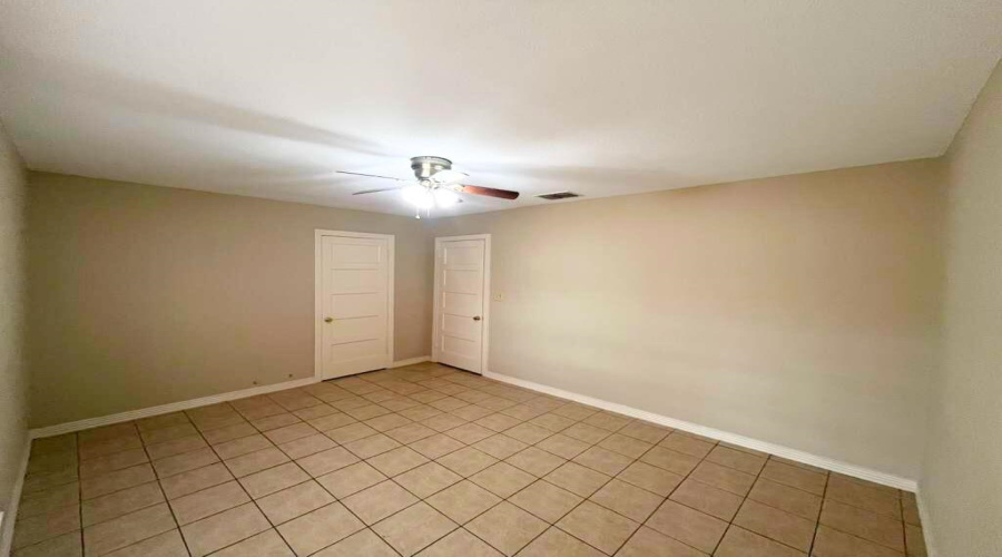 2116 Garfield St, LAREDO, Texas 78043, 2 Bedrooms Bedrooms, 4 Rooms Rooms,2 BathroomsBathrooms,Residential,For Sale,2116 Garfield St,20260216