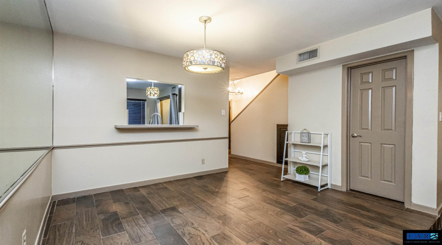 201 E Del Mar Blvd, Laredo, Texas 78041, 2 Bedrooms Bedrooms, 5 Rooms Rooms,2 BathroomsBathrooms,Residential,For Sale,201 E Del Mar Blvd,20260217