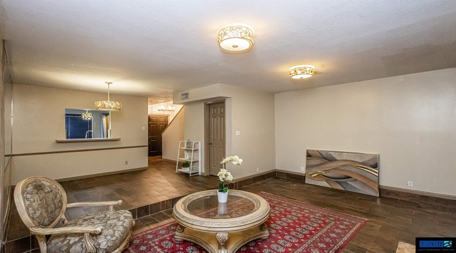 201 E Del Mar Blvd, Laredo, Texas 78041, 2 Bedrooms Bedrooms, 5 Rooms Rooms,2 BathroomsBathrooms,Residential,For Sale,201 E Del Mar Blvd,20260217