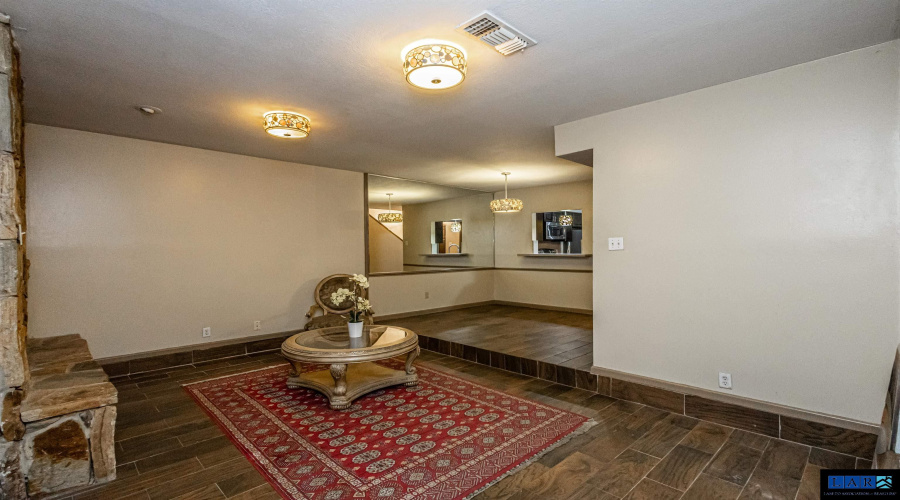 201 E Del Mar Blvd, Laredo, Texas 78041, 2 Bedrooms Bedrooms, 5 Rooms Rooms,2 BathroomsBathrooms,Residential,For Sale,201 E Del Mar Blvd,20260217