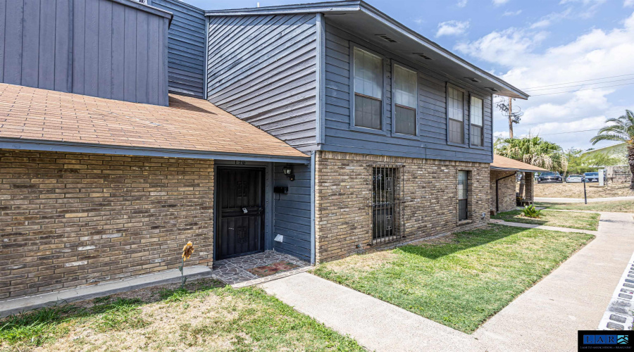 201 E Del Mar Blvd, Laredo, Texas 78041, 2 Bedrooms Bedrooms, 5 Rooms Rooms,2 BathroomsBathrooms,Residential,For Sale,201 E Del Mar Blvd,20260217