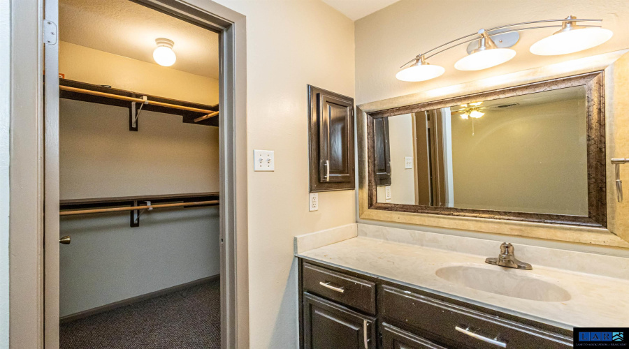 201 E Del Mar Blvd, Laredo, Texas 78041, 2 Bedrooms Bedrooms, 5 Rooms Rooms,2 BathroomsBathrooms,Residential,For Sale,201 E Del Mar Blvd,20260217