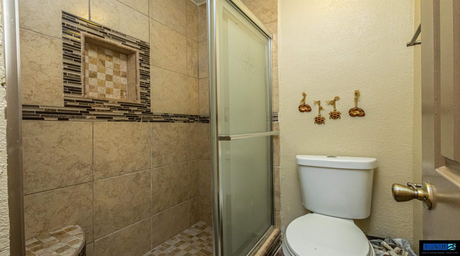 201 E Del Mar Blvd, Laredo, Texas 78041, 2 Bedrooms Bedrooms, 5 Rooms Rooms,2 BathroomsBathrooms,Residential,For Sale,201 E Del Mar Blvd,20260217