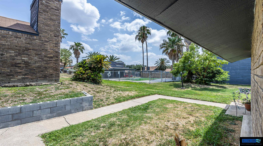 201 E Del Mar Blvd, Laredo, Texas 78041, 2 Bedrooms Bedrooms, 5 Rooms Rooms,2 BathroomsBathrooms,Residential,For Sale,201 E Del Mar Blvd,20260217