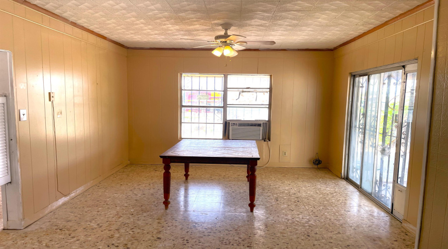 720 Clark Blvd, Laredo, Texas 78045, 4 Bedrooms Bedrooms, 6 Rooms Rooms,1 BathroomBathrooms,Residential,For Sale,720 Clark Blvd,20242129