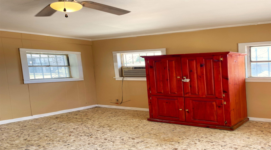 720 Clark Blvd, Laredo, Texas 78045, 4 Bedrooms Bedrooms, 6 Rooms Rooms,1 BathroomBathrooms,Residential,For Sale,720 Clark Blvd,20242129