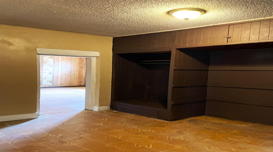 720 Clark Blvd, Laredo, Texas 78045, 4 Bedrooms Bedrooms, 6 Rooms Rooms,1 BathroomBathrooms,Residential,For Sale,720 Clark Blvd,20242129