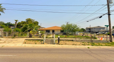 720 Clark Blvd, Laredo, Texas 78045, 4 Bedrooms Bedrooms, 6 Rooms Rooms,1 BathroomBathrooms,Residential,For Sale,720 Clark Blvd,20242129 720 Clark Blvd, Laredo, Texas 78045, 4 Bedrooms Bedrooms, 6 Rooms Rooms,1 BathroomBathrooms,Residential,For Sale,720 Clark Blvd,20242129