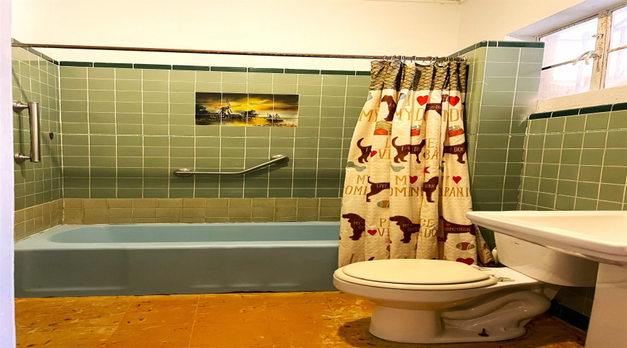 720 Clark Blvd, Laredo, Texas 78045, 4 Bedrooms Bedrooms, 6 Rooms Rooms,1 BathroomBathrooms,Residential,For Sale,720 Clark Blvd,20242129