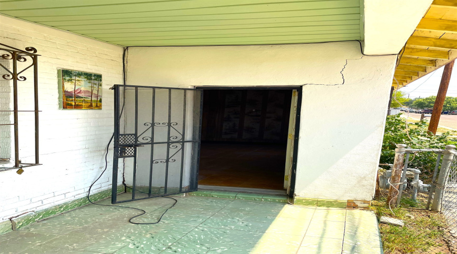 720 Clark Blvd, Laredo, Texas 78045, 4 Bedrooms Bedrooms, 6 Rooms Rooms,1 BathroomBathrooms,Residential,For Sale,720 Clark Blvd,20242129