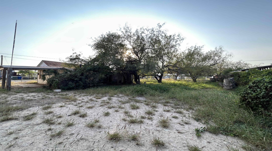 1912 Garza St, Laredo, Texas 78040, 2 Bedrooms Bedrooms, 4 Rooms Rooms,1 BathroomBathrooms,Residential,For Sale,1912 Garza St,20260219