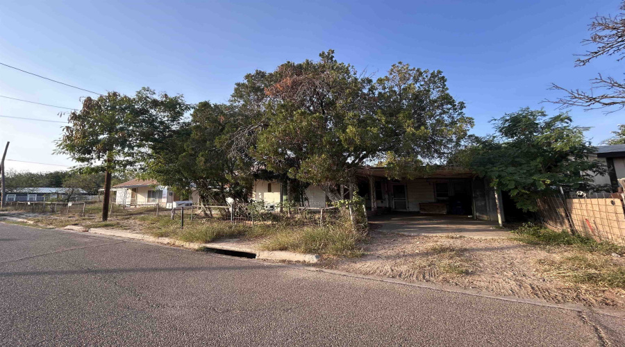 1912 Garza St, Laredo, Texas 78040, 2 Bedrooms Bedrooms, 4 Rooms Rooms,1 BathroomBathrooms,Residential,For Sale,1912 Garza St,20260219