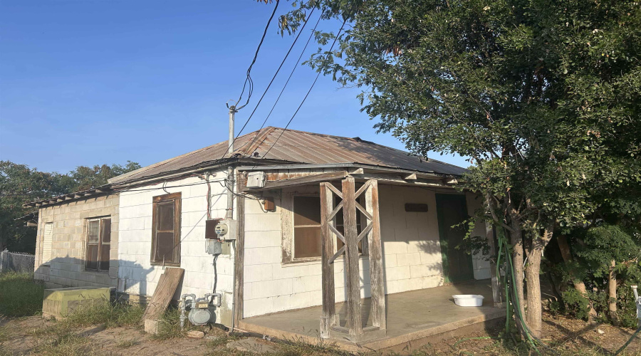 This is the "other sq ft" which is the second home on same property. Approx 660 sq ft 1 bed 1 bath