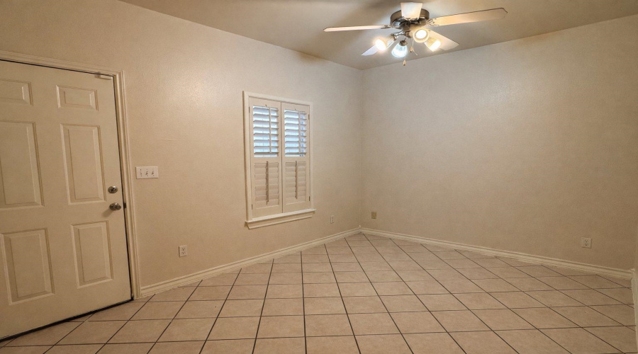 1000 Ranchway Dr, LAREDO, Texas 78045, 3 Bedrooms Bedrooms, 6 Rooms Rooms,3 BathroomsBathrooms,Residential,For Sale,1000 Ranchway Dr,20260224