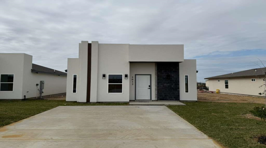 5012 Mariposa St., Laredo, Texas 78046, 3 Bedrooms Bedrooms, 4 Rooms Rooms,2 BathroomsBathrooms,Residential,For Sale,5012 Mariposa St.,20260227