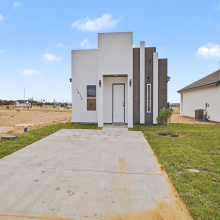 5016 Mariposa St., Laredo, Texas 78046, 3 Bedrooms Bedrooms, 4 Rooms Rooms,2 BathroomsBathrooms,Residential,For Sale,5016 Mariposa St.,20260229